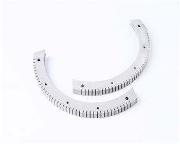 手术中钛板好还是钢板好？